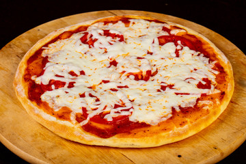 Pizza Margarita with cheese