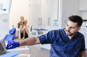 Fototapeta premium Dentist explaining something