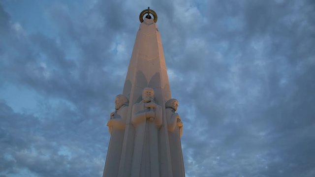 Astronomers Monument - Griffith Observatory Statue