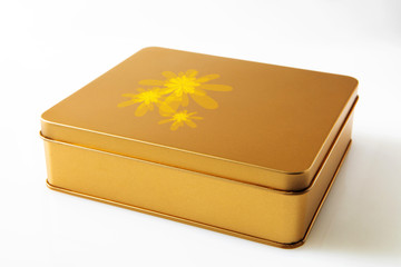 Mid-Autumn Festival family reunion, enjoy the moon drinking tea to eat moon cakes, golden gift box on the white background