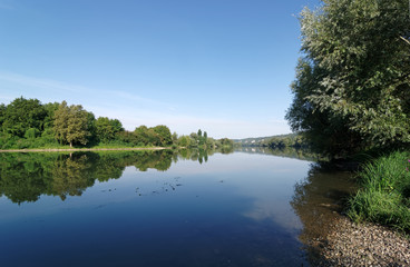 Fototapeta na wymiar Seine river bank in the Vexin regional nature park