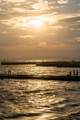 Obraz premium 片瀬漁港の夕暮れ