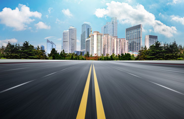 Obraz premium The expressway and the modern city skyline are in Chongqin.g, China