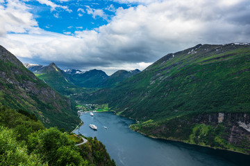 Blick auf den Geirangerfjord in Norwegen