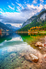 Fototapeta premium Beautiful view of idyllic colorful autumn scenery in Gosausee lake Austria