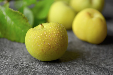 quince, fruit, food, quinces, fresh, organic, background, healthy, yellow, tree, ripe, closeup, natural, bright, leaf, autumn, tasty, agriculture, eating, raw, juicy, produce, orchard, nature, wooden,