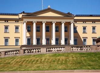 Fototapeta na wymiar Royal Palace in Oslo. Norway