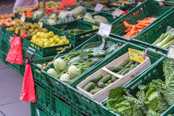 Gemüsehändler auf einem Markt