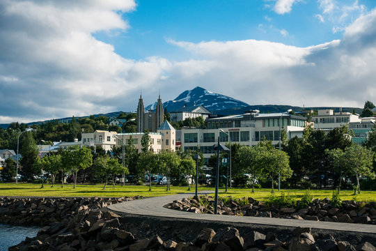 Akureyri Ansicht vom Hafen, Island, Sommer, Querformat