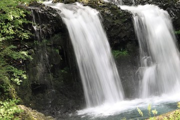 Fototapeta na wymiar 2本の滝（山梨県富士吉田市）