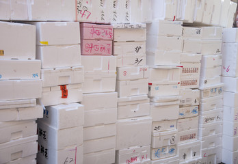 使用済みの発泡スチロールのケース