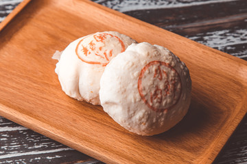 Mustard fresh meat moon cake