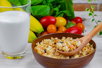 グラノーラ　フルグラ　シリアル　朝食イメージ