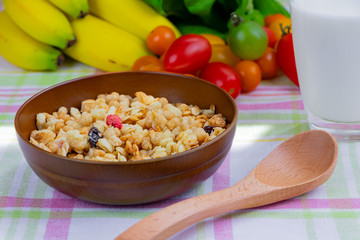 フルーツグラノーラ　ダイエット　朝食イメージ