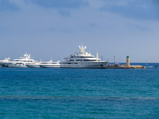 Fototapeta na wymiar Cannes - Luxury yachts in port