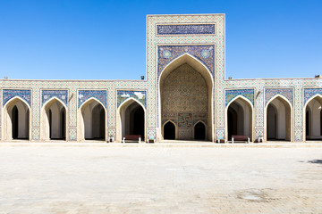 Fototapeta na wymiar Mir-i-Arab Madrasah (Miri Arab Madrasah) in Bukhara, Uzbekistan