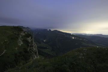 Fototapeta na wymiar Wolkendämmerung im Alpstein