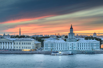 Obraz premium St. Petersburg from the roof, the river Neva and Kunst camera