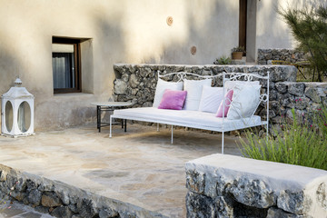 Terrasse einer Finca auf Ibiza