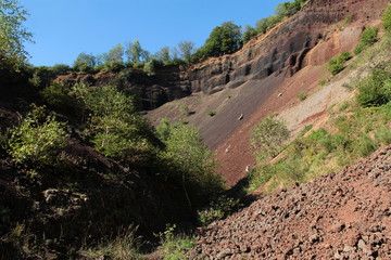 ancienne carrière de pouzzolane dans les volcans d'Auvergne