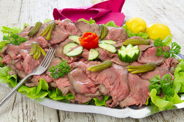 plat de rôti de boeuf cuit