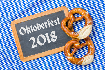 Tafel mit bayerischem Dekor - Oktoberfest 2018