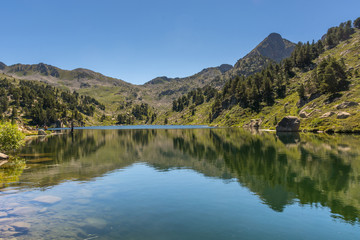 Fototapeta na wymiar Photograph of a lake Pyrenees