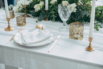 wedding decor, flowers, black and gold decor, candles