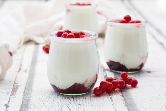 Red currant dessert with mascarpone, cream and Greek yogurt