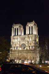 Fototapeta na wymiar Notre dame de city at night