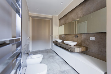 Fototapeta na wymiar Beautiful and modern bathroom