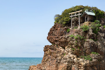 稲佐の浜 弁天島 -出雲大社に集まる全国の神々が上陸するパワースポット-