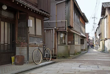 Gordijnen Street Scene in Kanazawa, Japan © lensw0rld
