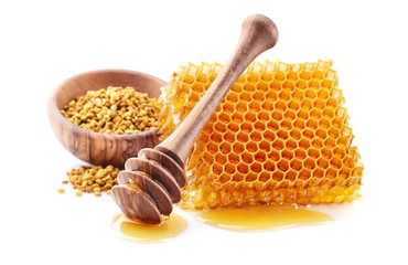 Honey with honeycomb and pollen