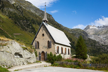 Fototapeta na wymiar Kirche in Gletsch im Kanton Wallis (Schweiz)