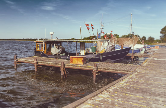 Fischerboote, Fischkutter, Boote, am Steg in Kamminke - Insel Usedom - Retro Look