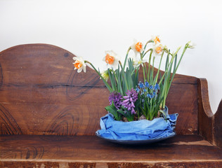 Narcisser, Hyacinth and Grape-hyacinth. Bouquet in a jeans vase for Spring. Very stylish.