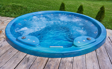 Bathtube in the garden