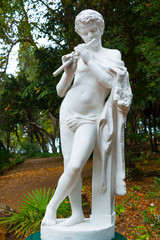 Estatua Joven flautista