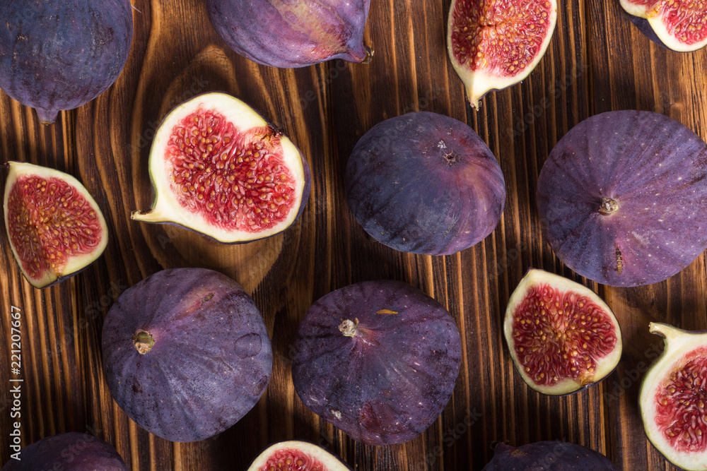 Canvas Prints Fresh autumn fruit figs