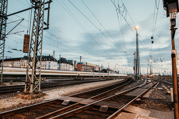 Fototapeta na wymiar Schienennetzwerk am Frankfurter Bahnhof 