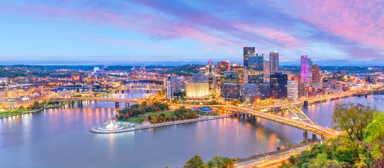 Foto op Aluminium Skyline van de binnenstad van Pittsburgh, Pennsylvania bij zonsondergang © f11photo