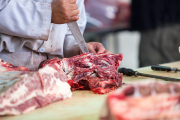 Merchants selling beef in the butcher's shop