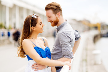 Naklejka premium Beautiful couple outdoors