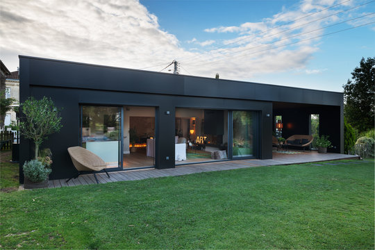 Extension d'une maison r&eacute;nov&eacute;e