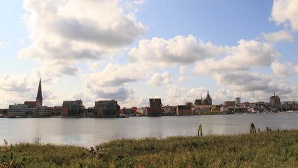 Fototapeta premium Silhouette der Hansestadt Rostock