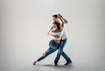 Abwaschbare Fototapete Paar tanzt Gesellschaftstanz © tankist276