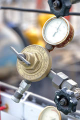 ガス圧力調整器