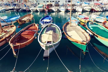 Crédence de cuisine en verre imprimé Villefranche-sur-Mer, Côte d’Azur Sea shore and boats in port of Nice