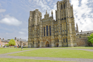 Obraz premium View from Cathedral Green of the beautiful medieval Wells Cathedral in Wells, Somerset, England